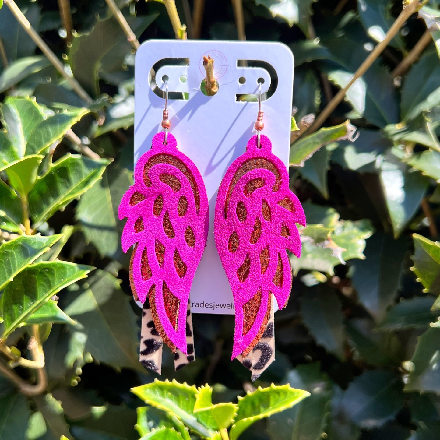 Wing Cutout - Magenta